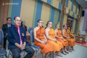 LINE_ALBUM_พิธีเปิดโครงการปฐมนิเทศนิสิตระบัณฑิต_39